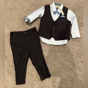 Child’s suit size 12-18 months